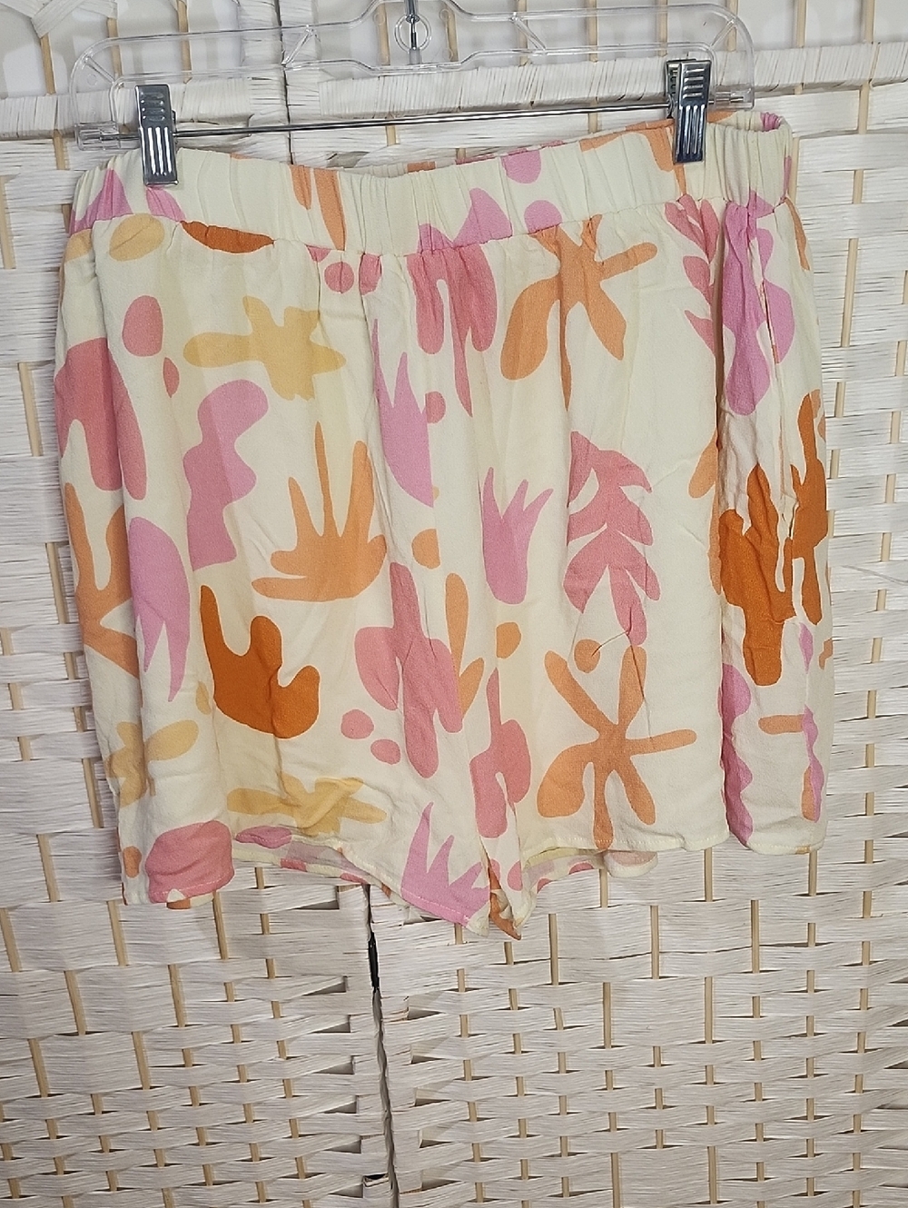 Princess Polly- Cream High Waist Shorts w/ Pink & Orange Accents & Pockets